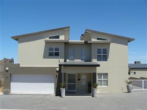 4 Bed House in Sunset Estate