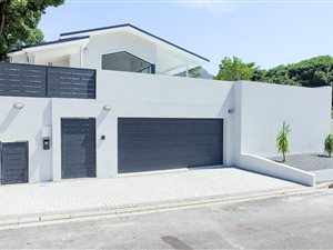 4 Bed House in Hout Bay and surrounds