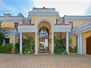 4 Bed House in Constantia