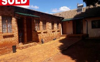 12 Bedroom Flat in Lenasia South