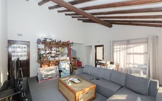 2 Bedroom Apartment in Lakefield