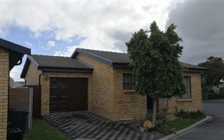 2 Bedroom Townhouse in Fairview Golf Estate