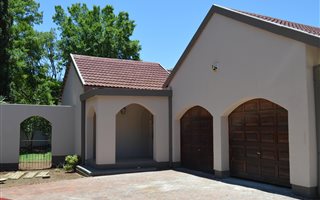 3 Bedroom House in Grimbeek Park