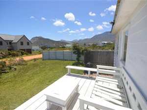 2 Bed House in Pringle Bay