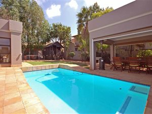 5 Bed House in Meyersdal