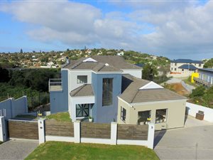 4 Bed House in Lovemore Park