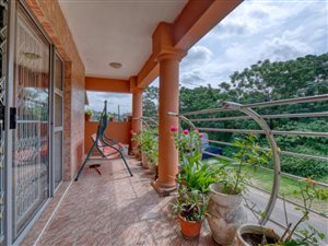 5 Bedroom House in Bonela