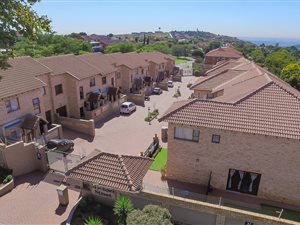 3 Bed Duplex in Linmeyer
