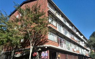 2 Bedroom Apartment in Groenkloof