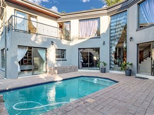 4 Bed House in Ruimsig