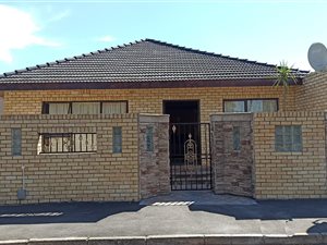 4 Bed House in Townsend Estate