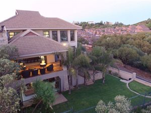 4 Bed Townhouse in Kiepersol