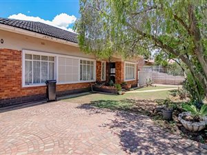 3 Bed House in Cinderella