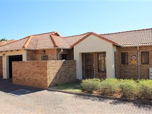 3 Bed Simplex in Crescent Wood Country Estate