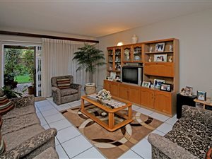 2 Bed Simplex in Sunward Park