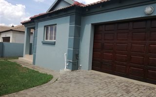 3 Bedroom House in River View