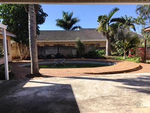 6 Bed House in Inyala Park