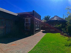 3 Bedroom House in Roodepoort North