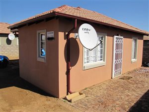 2 Bed House in Nellmapius
