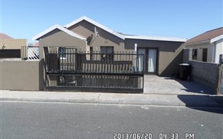 2 Bedroom House in Strandfontein