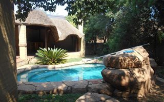 2 Bedroom Duet in Garsfontein