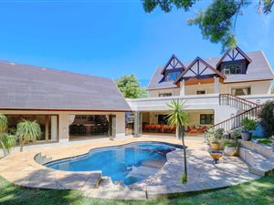 5 Bed House in Blanco