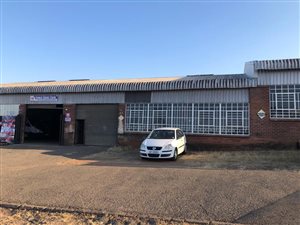 212 m² Industrial space in Mkondeni