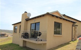 3 Bedroom Townhouse in Seemeeu Park