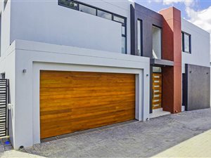 4 Bed Cluster in Sandown