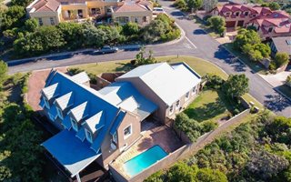 3 Bedroom House in Pezula Golf Estate