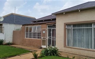 2 Bedroom House in Geduld
