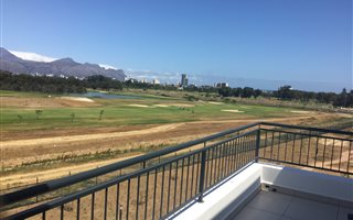 2 Bedroom Apartment in Somerset West Central