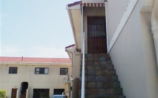 2 Bedroom House in Tableview
