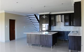 4 Bedroom Townhouse in Heuwelsig