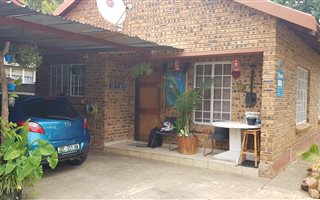 2 Bedroom House in Oos-Einde