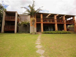 8 Bed House in Nahoon