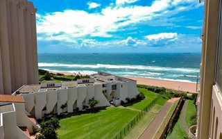 2 Bedroom Flat in Umhlanga Rocks