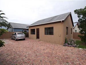 2 Bed House in Admirals Park