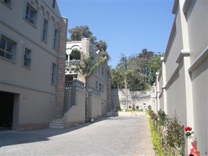 2 Bed Apartment in Dunkeld West