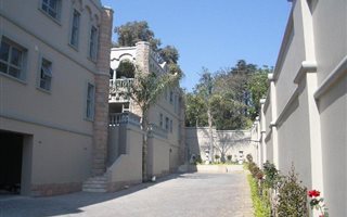 2 Bedroom Apartment in Dunkeld West