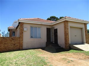 3 Bed Cluster in Klipriviersberg Estate