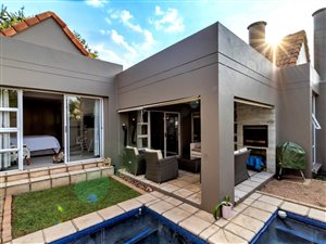 3 Bed House in Cedar Lakes