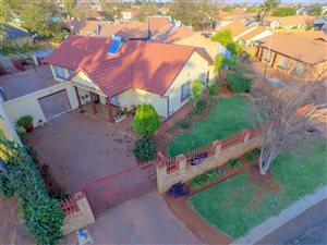 4 Bed House in Lenasia South
