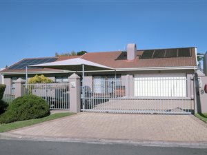 4 Bed House in La Rochelle