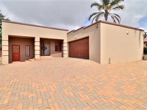5 Bed House in Birchleigh