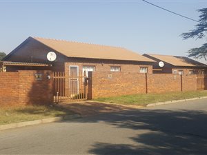 3 Bed Townhouse in Westonaria