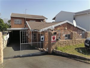 4 Bed House in Shallcross