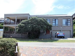 6 Bed House in Brenton on Sea