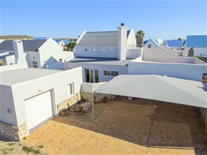 4 Bed House in Laguna Sands