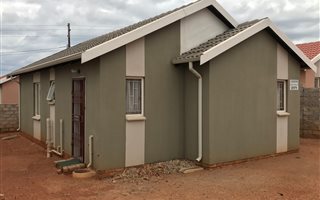 3 Bedroom House in Mahube Valley